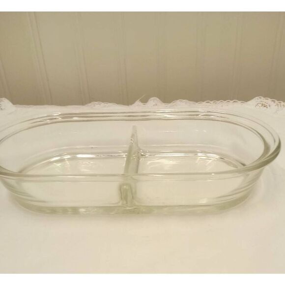 Pyrex, clear divided dish. # 8300- og,  2 cups , 470 ml, heat n serve - Picture 1 of 9